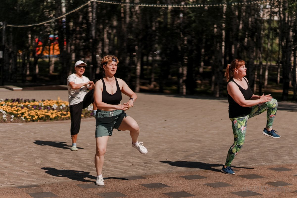 Танцевальная площадка в парке