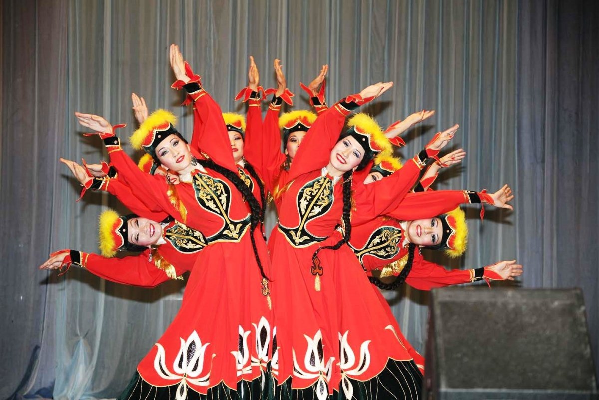 Калмыцкий ансамбль тюльпан