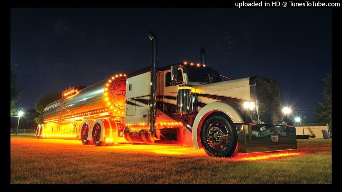 Peterbilt 379 Night