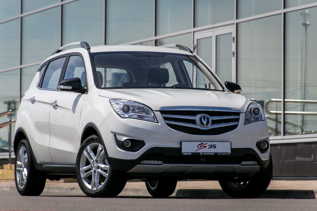 Машина Changan cs35