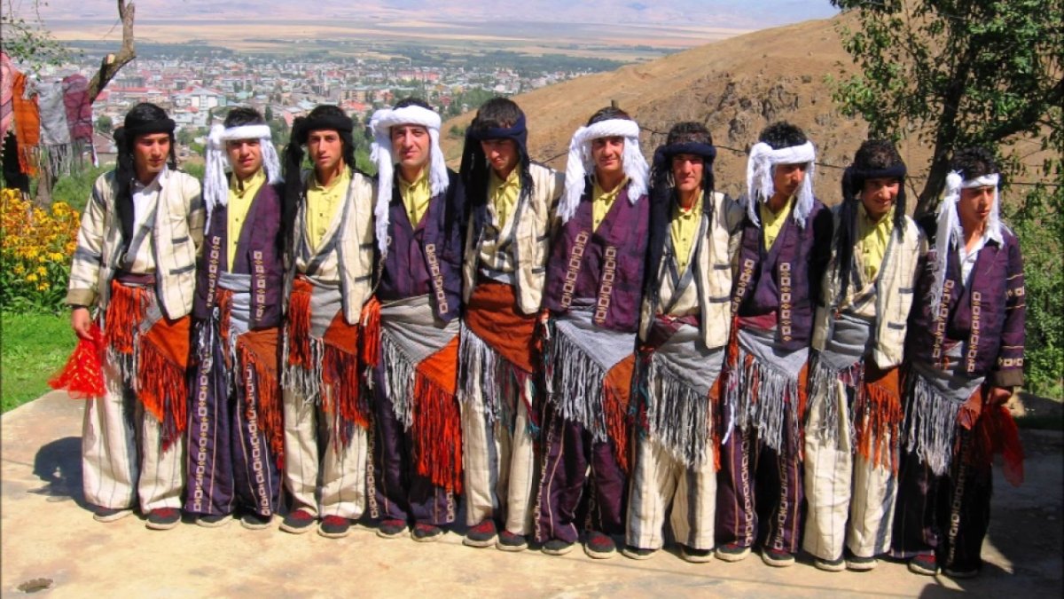 Halay девушки