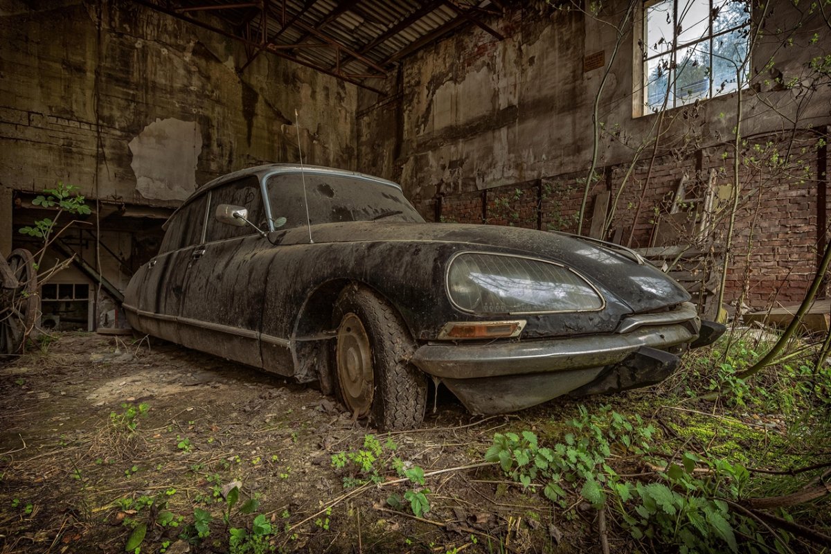 BMW e38заброшенные машины