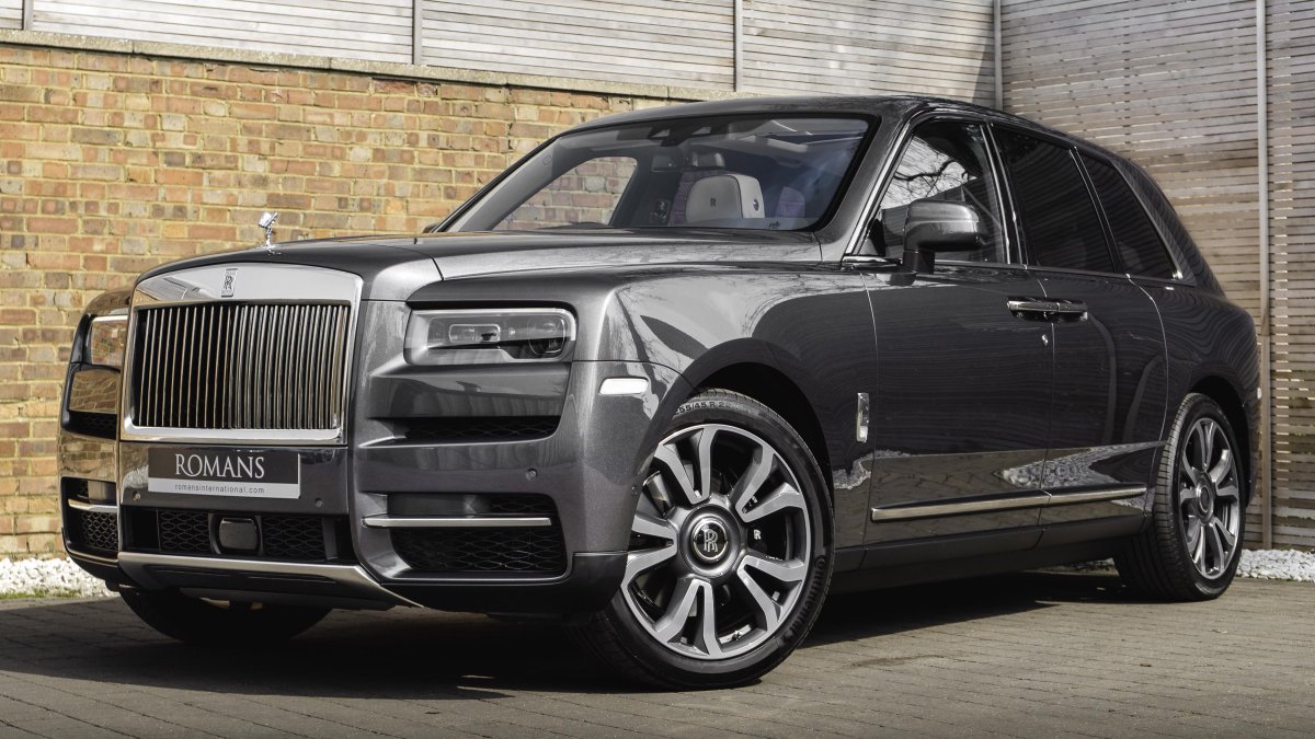 Машина Rolls Royce Cullinan