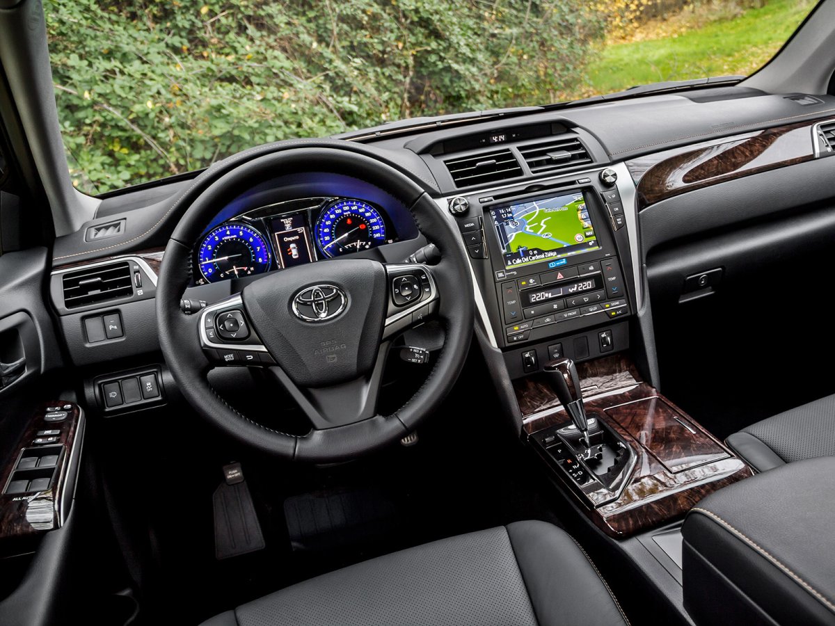 Toyota Camry 2014 салон