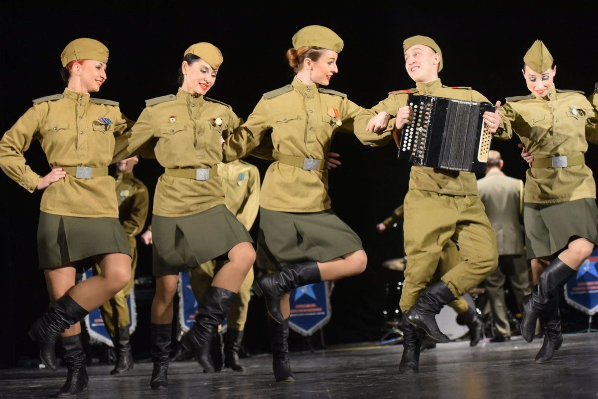 Военная форма для танца