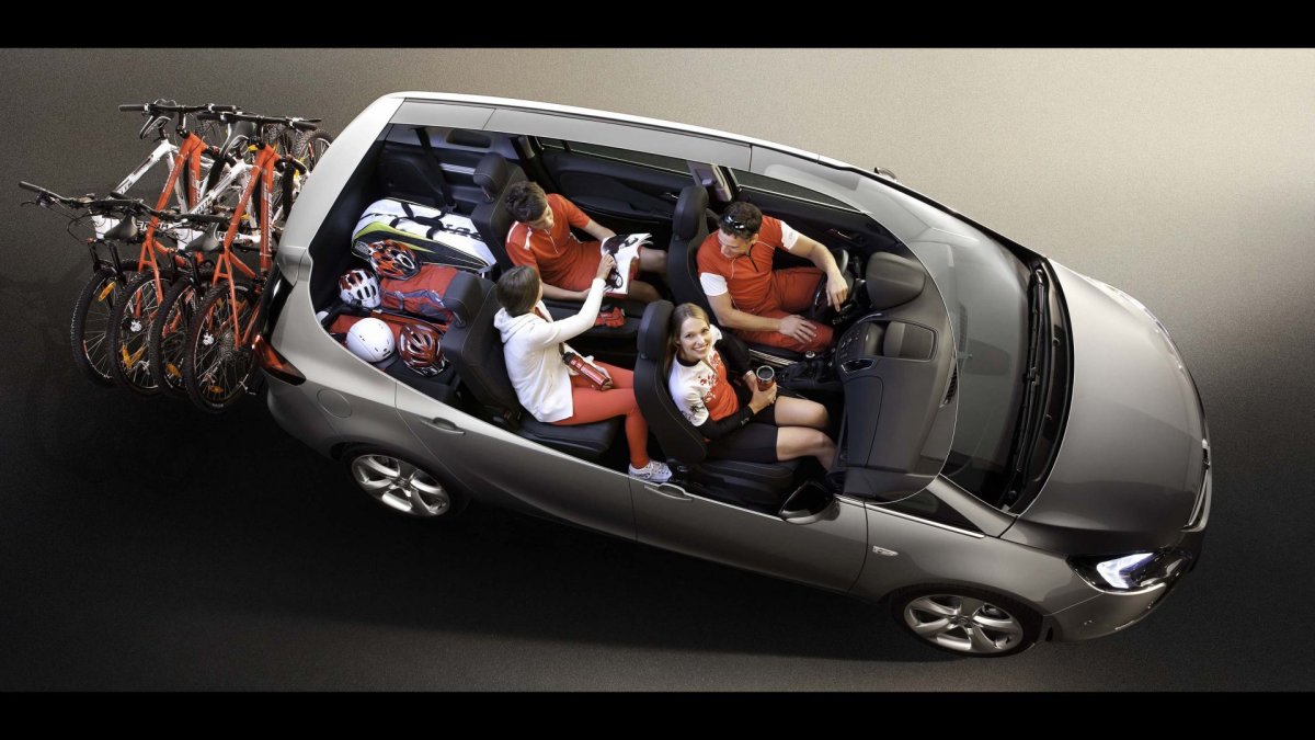 Opel Zafira Tourer 2011