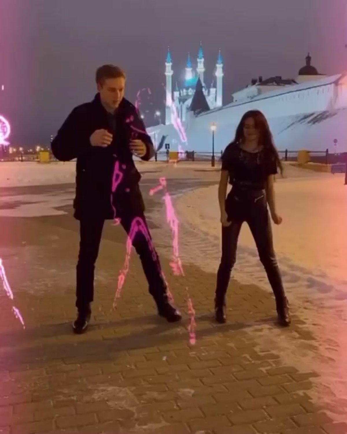 Азер танцы молодежные на парке