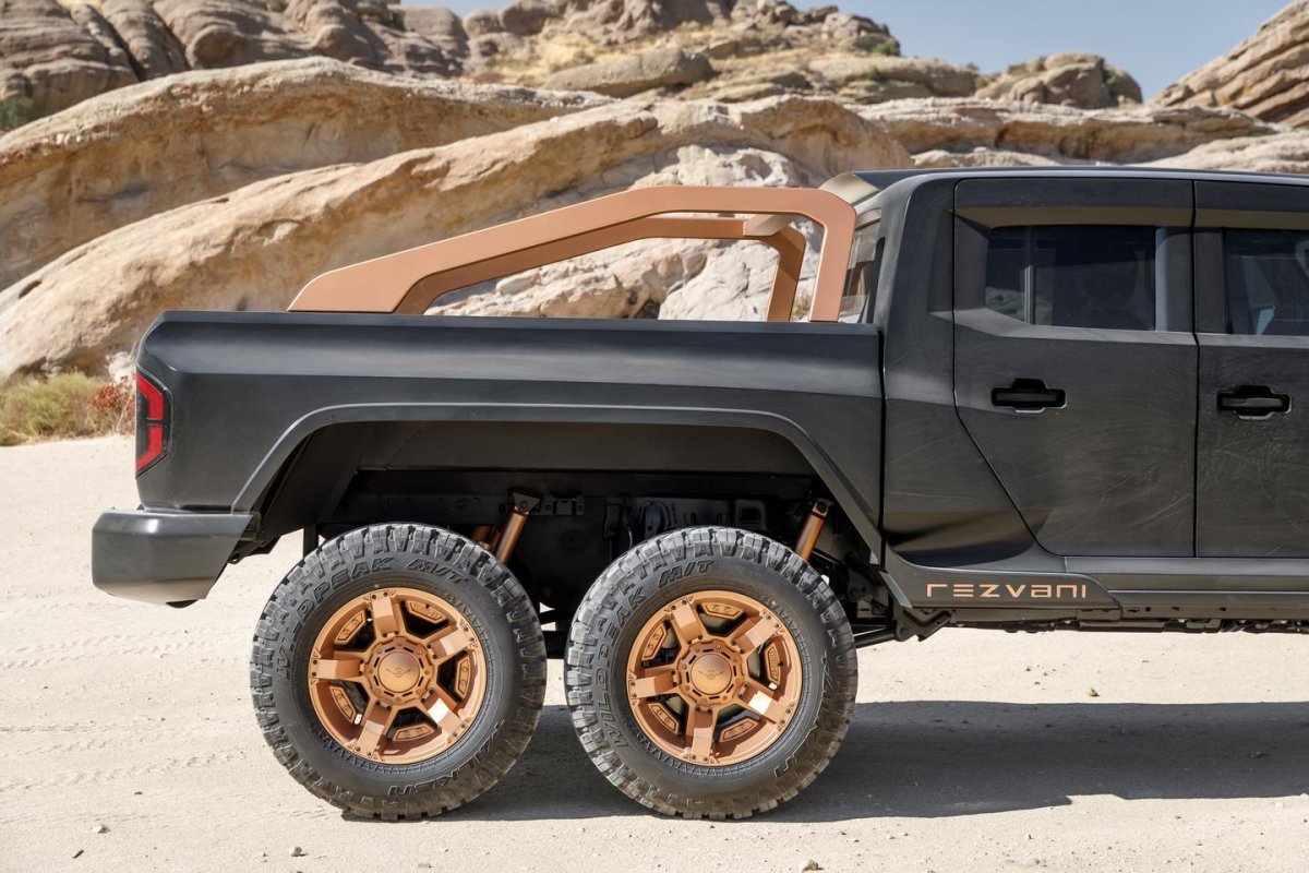 Rezvani Hercules 6x6 SNOWRUNNER