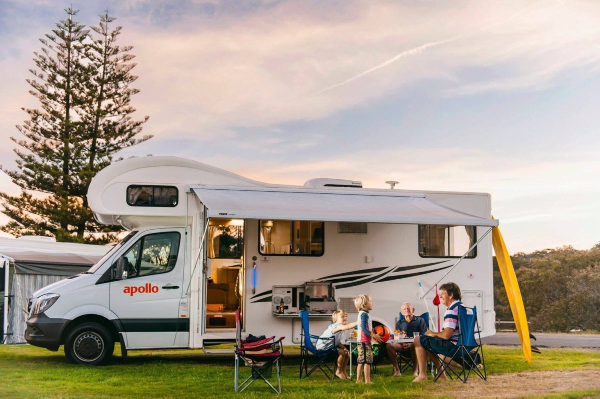 Camper Camp машина