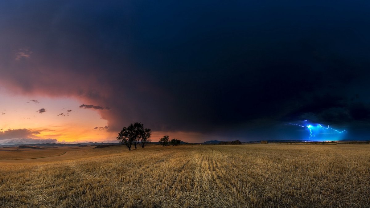Природа с грозой