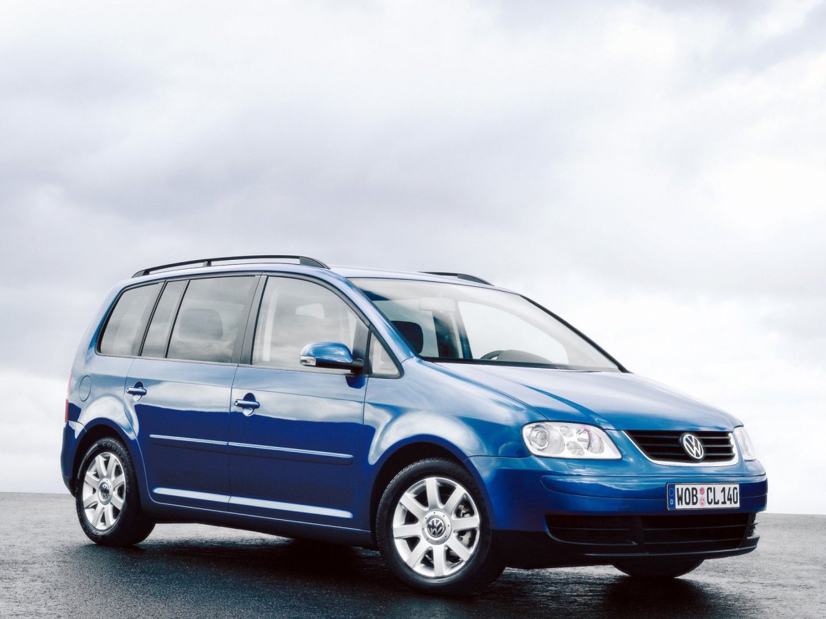 Машина Volkswagen Touran