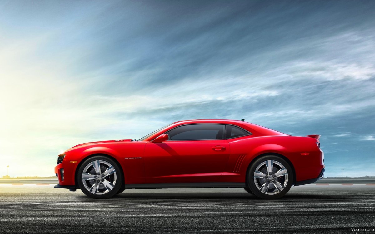 Chevrolet Camaro сбоку