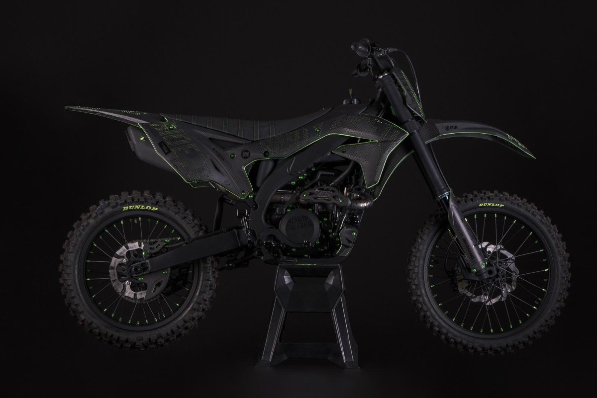 Kawasaki кросс черный