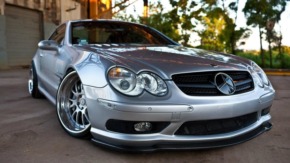 Mercedes-Benz SL 55 AMG серебристый