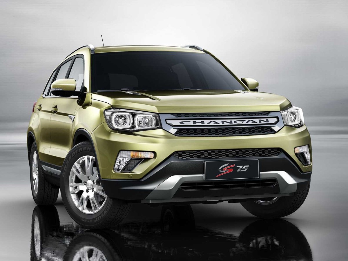 Китайский кроссовер Чанган cs75