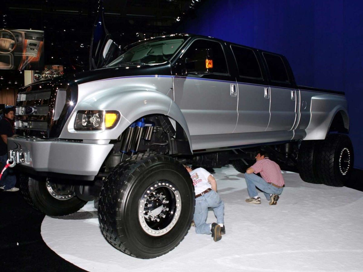 Автомобиль Ford f 650