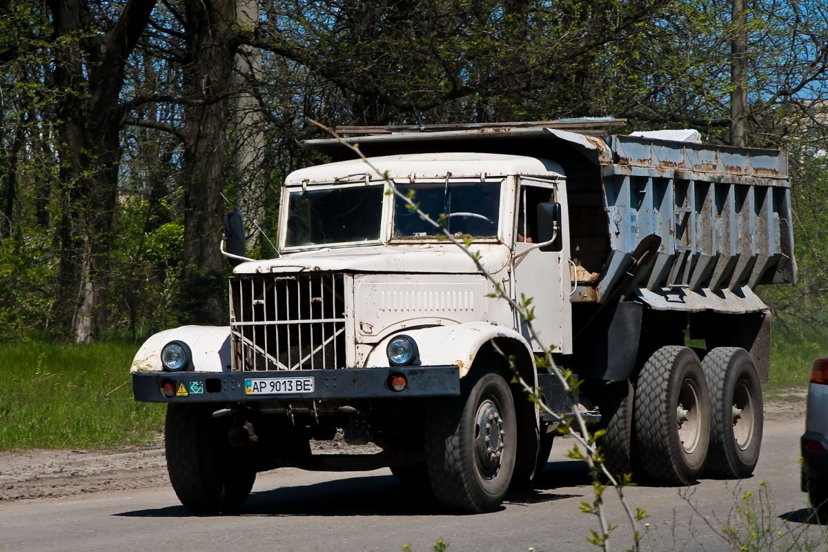 Автомобиль КРАЗ 256