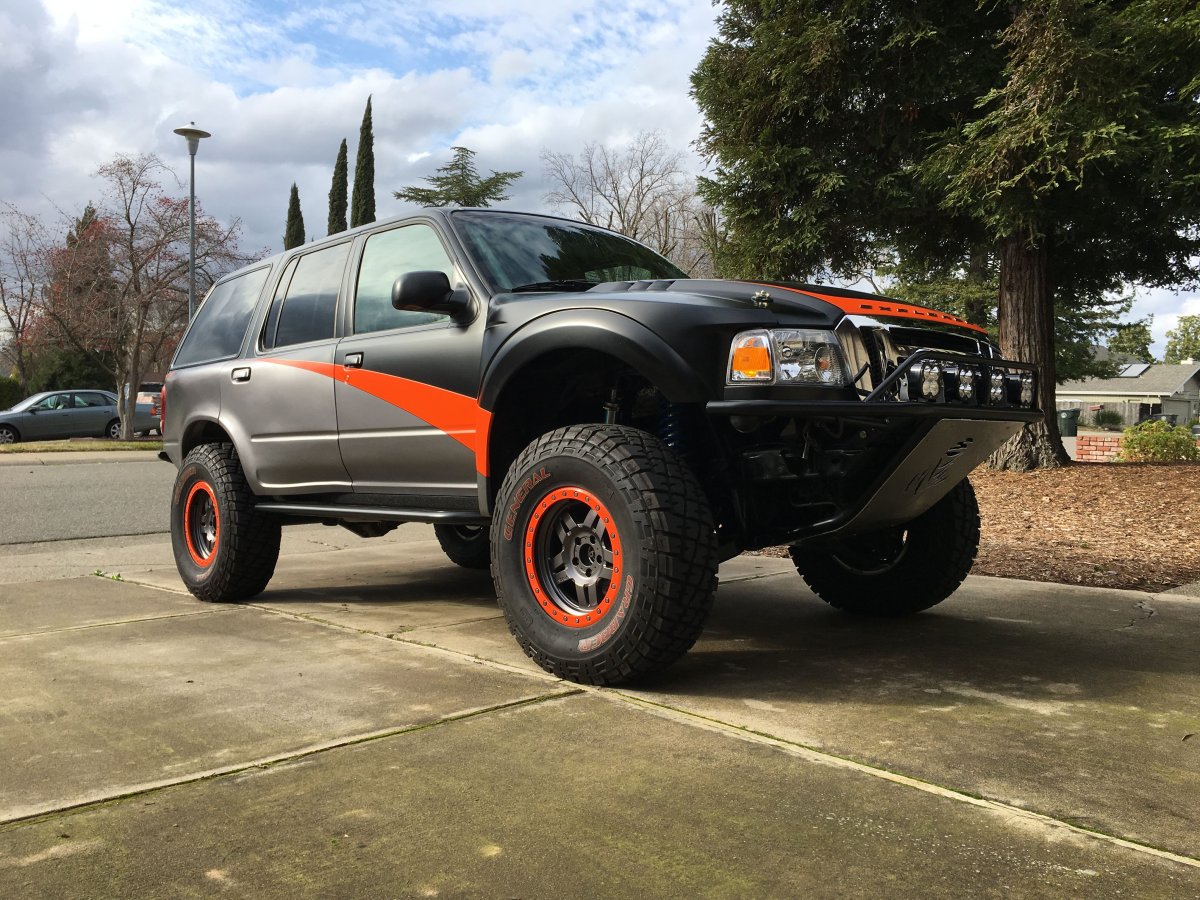 Ford Explorer 2 Offroad Tuning