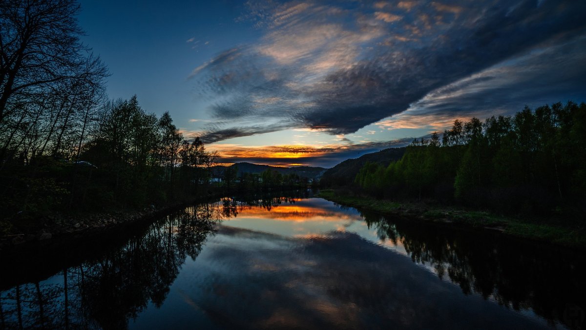 Красивая природа темная