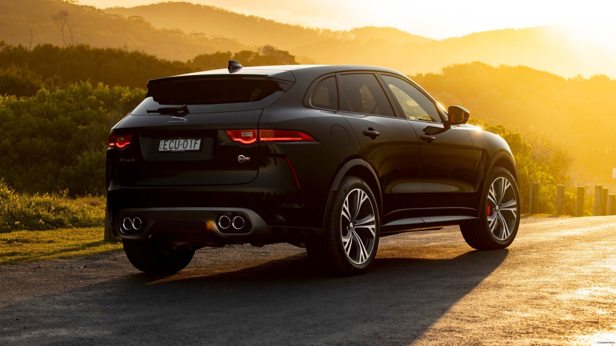 Jaguar f Pace SVR Black