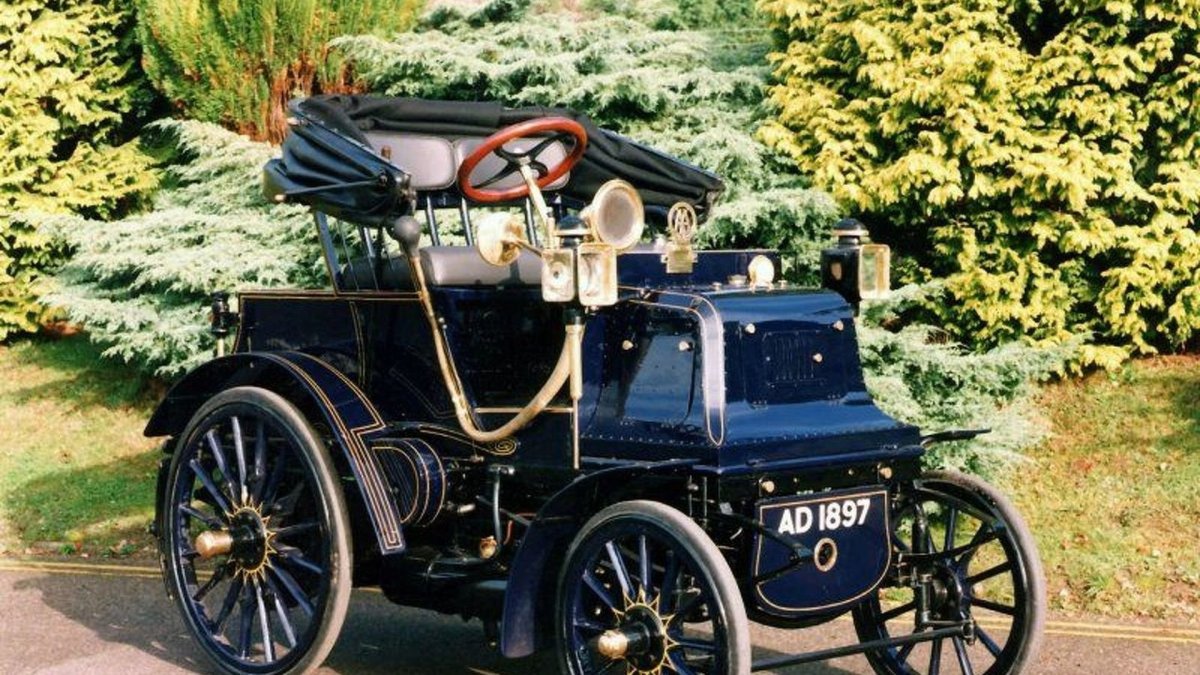 Первый автомобиль