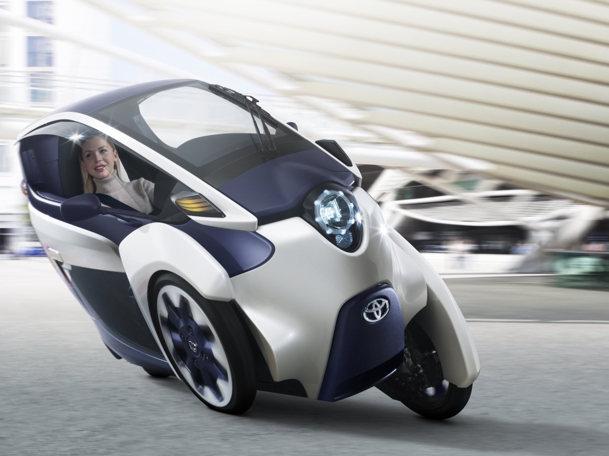 Toyota i8