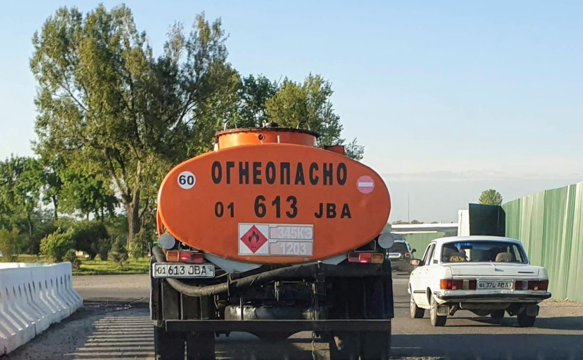 Бензовозы в Узбекистане