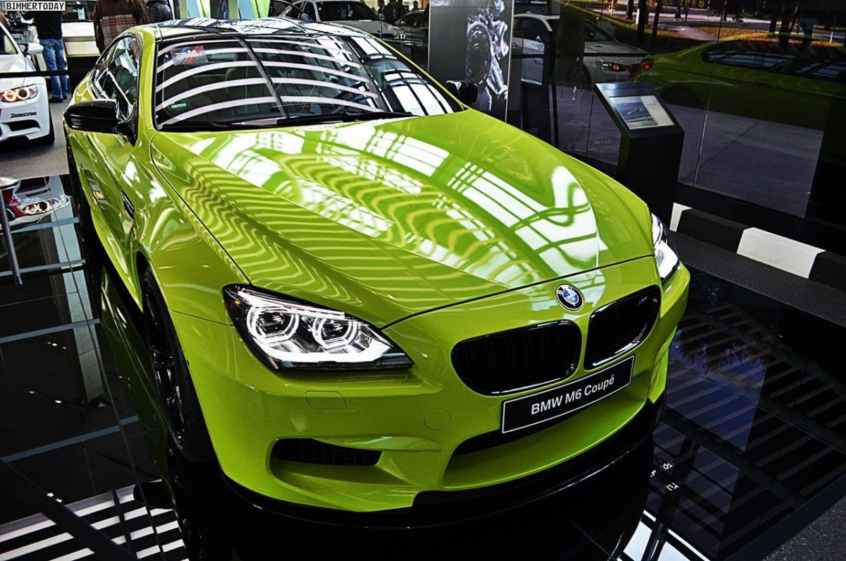 BMW кислотный m5