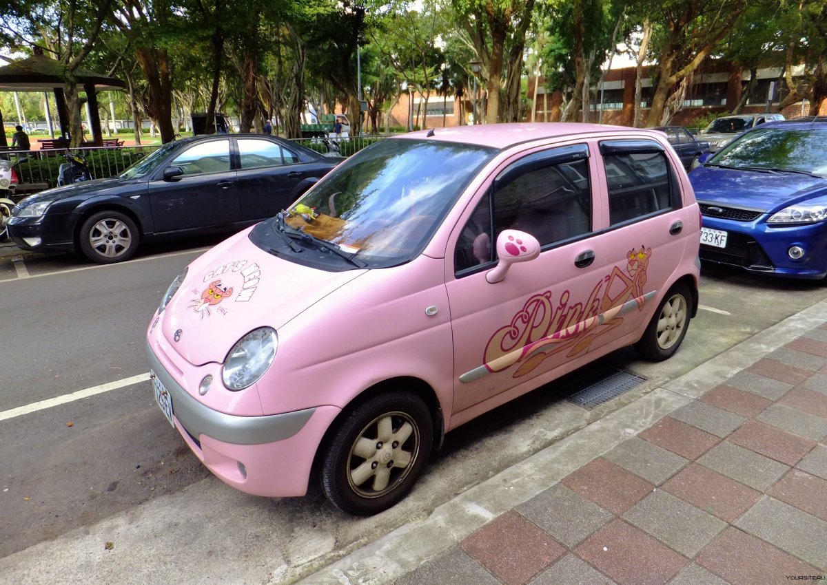 Pink Daewoo Matiz