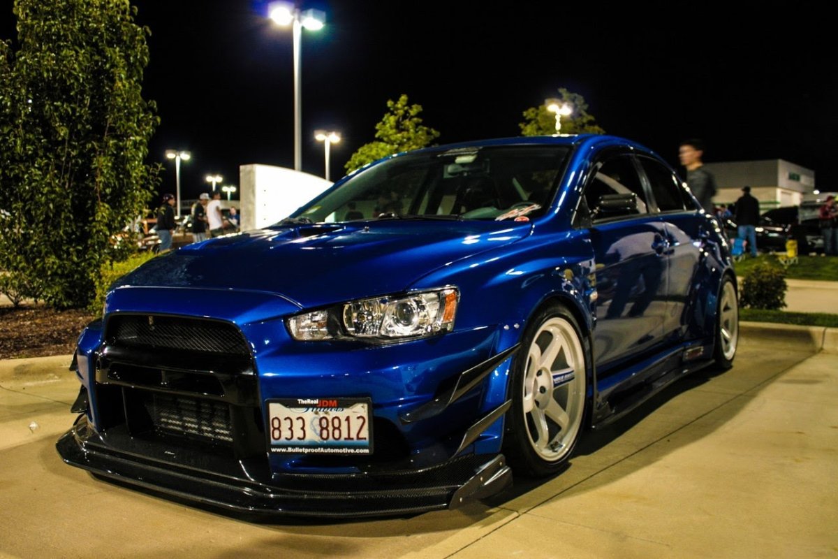 Mitsubishi Lancer Evolution 10 Blue