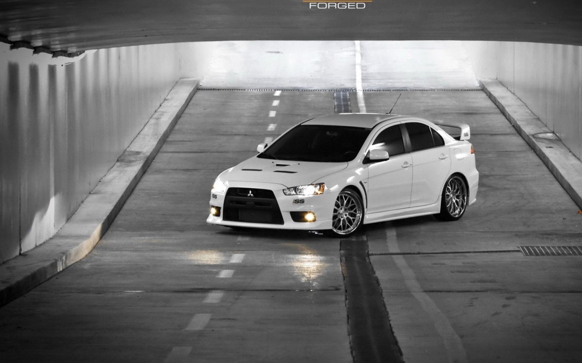 Mitsubishi Lancer Evolution 10 White
