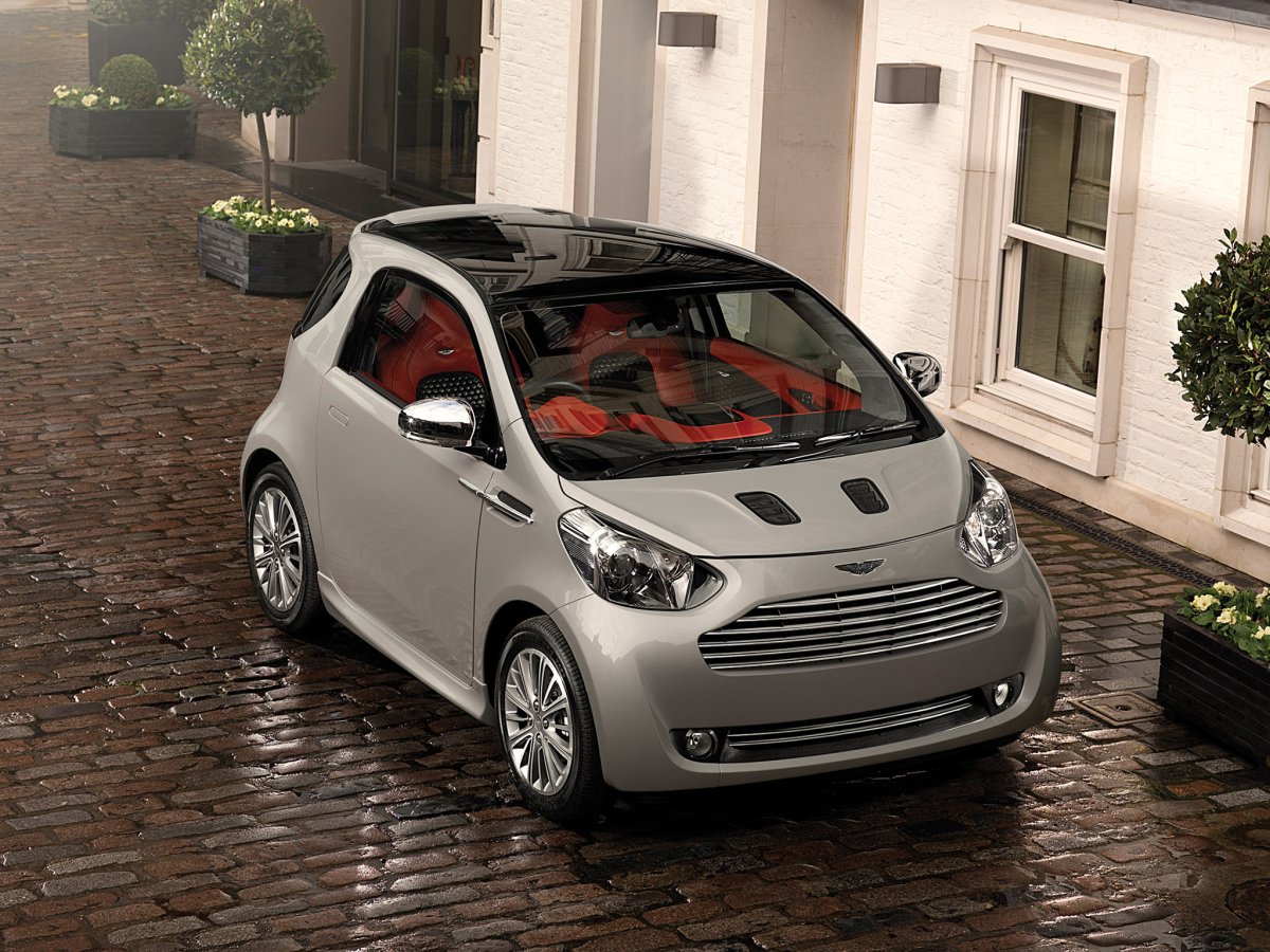 Toyota IQ Aston Martin