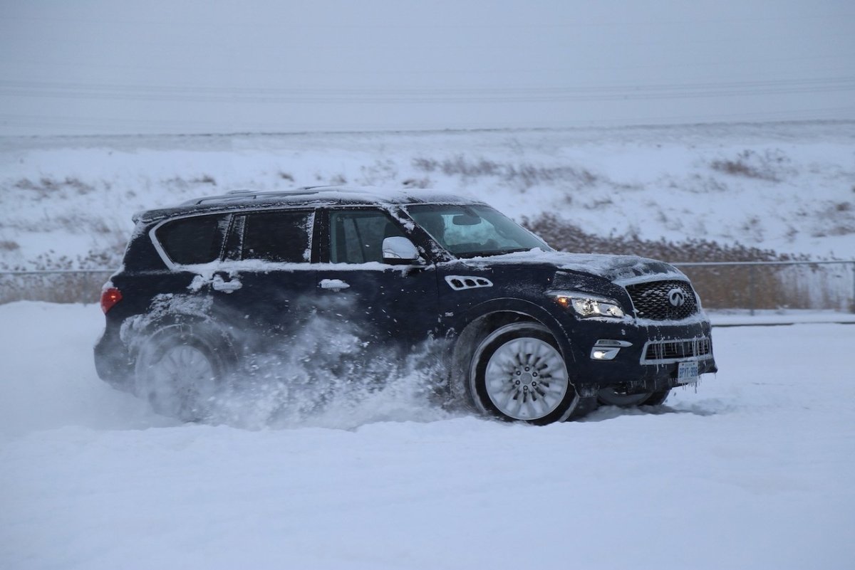 Инфинити qx80 off Road