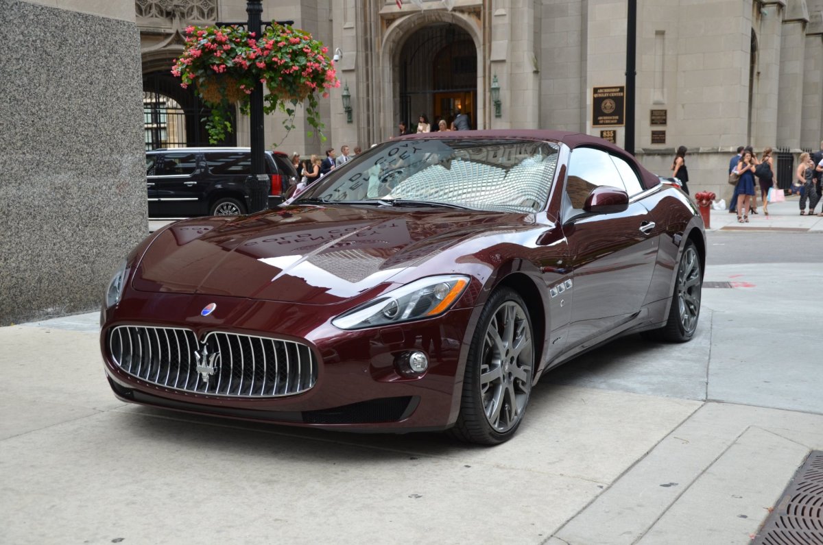 Gran Turismo Maserati бордовый