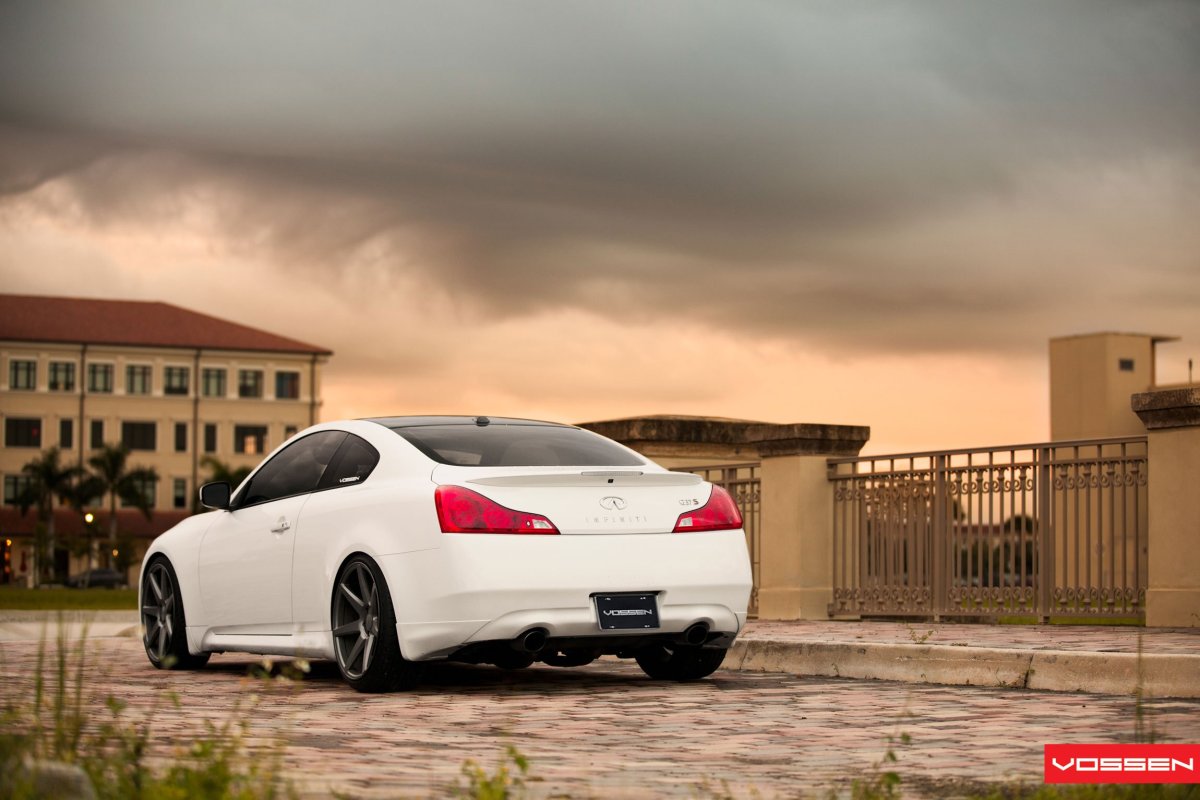 Infiniti g35 белая JDM
