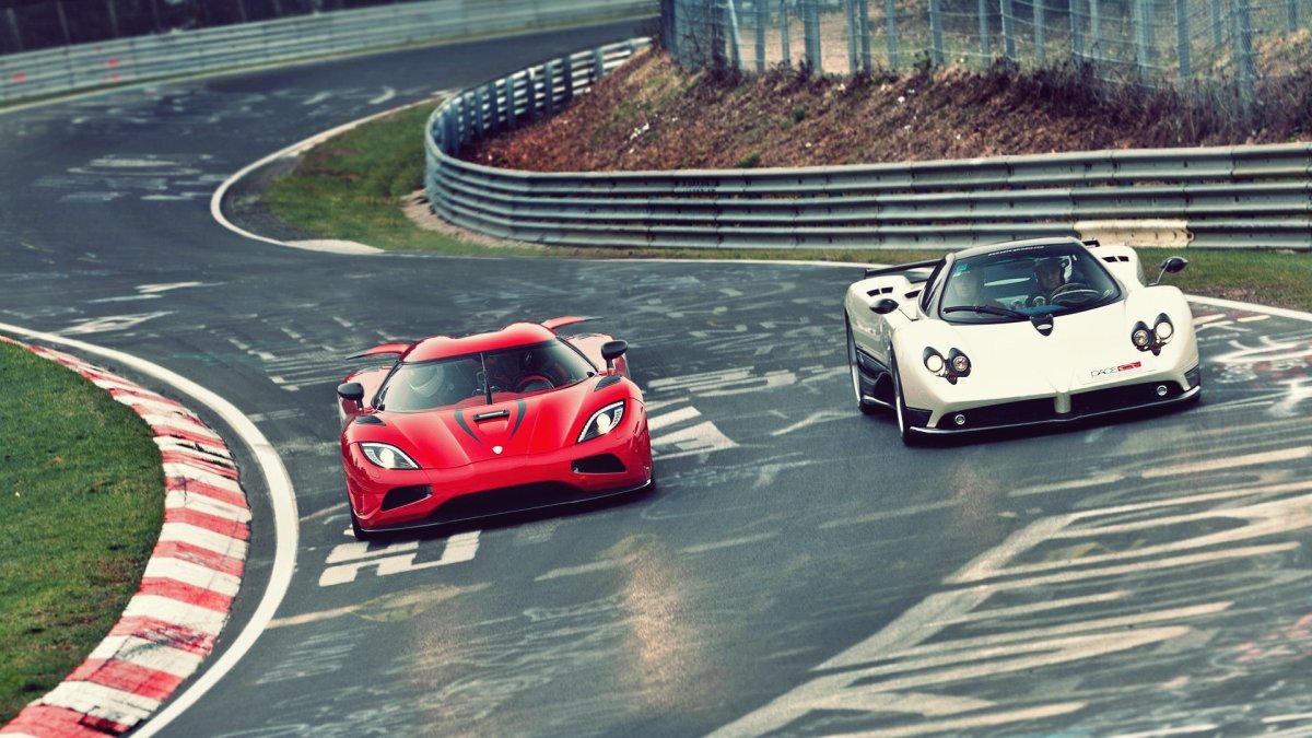 Pagani vs Koenigsegg