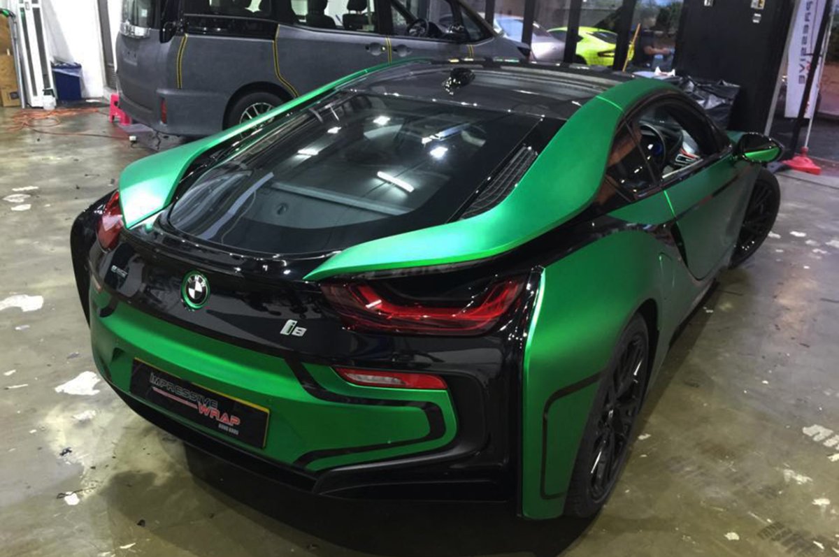 BMW i8 Изумрудная