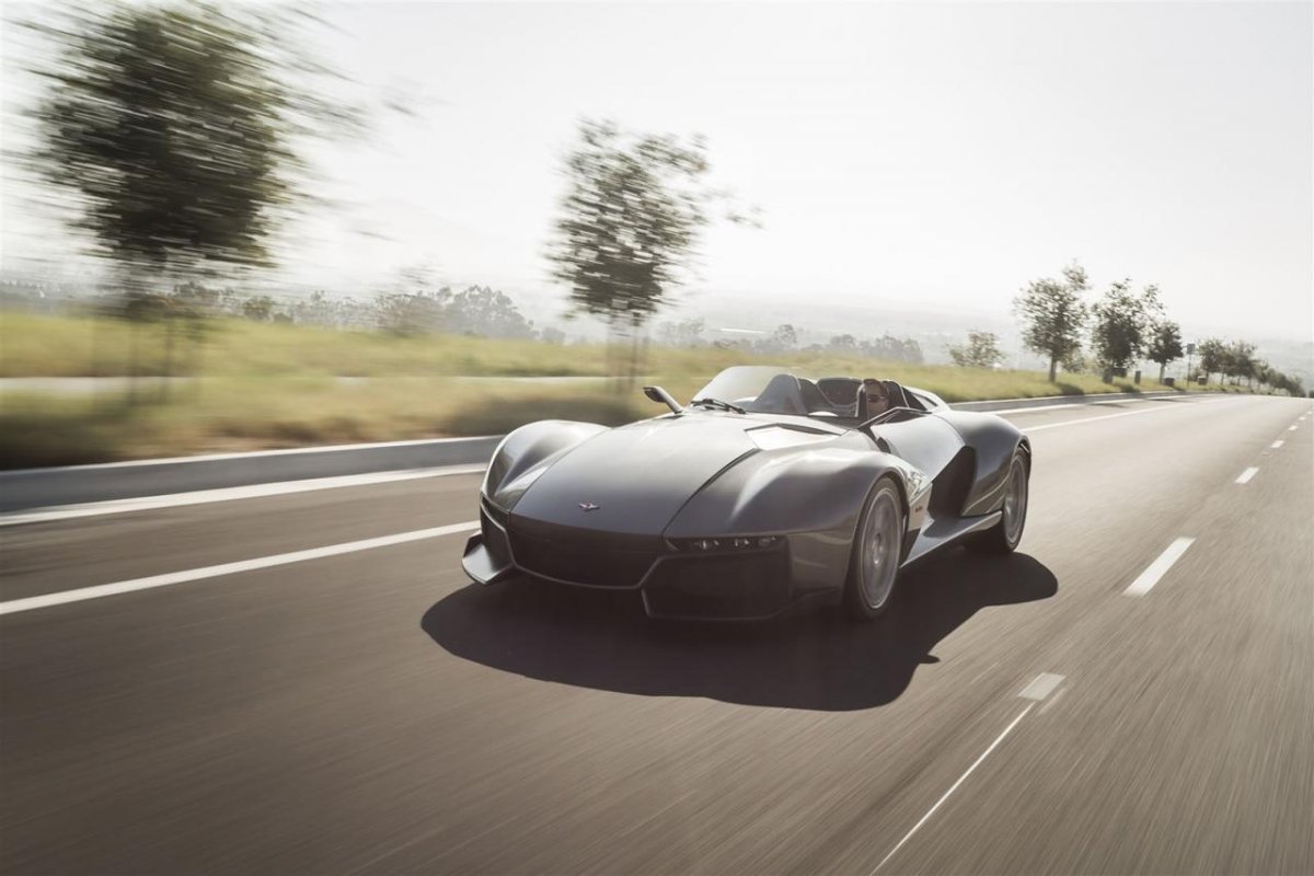 Rezvani Beast x гоночная черная фото