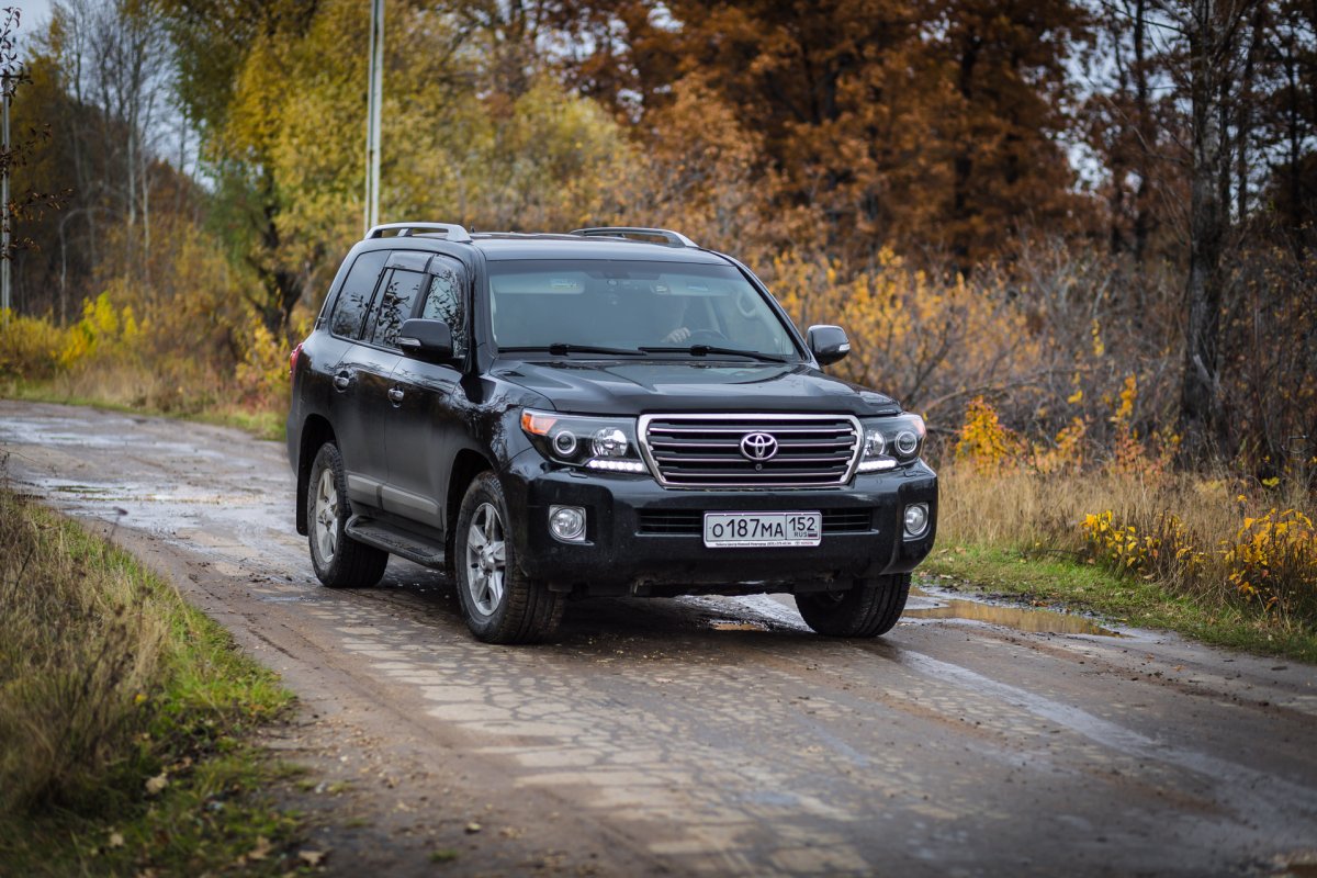 Toyota Land Cruiser 200 II