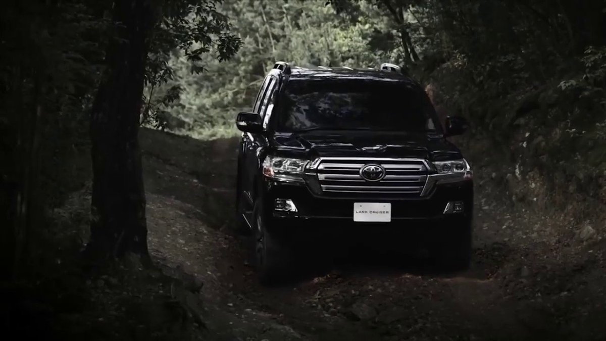 Toyota Land Cruiser 200 опер 4к