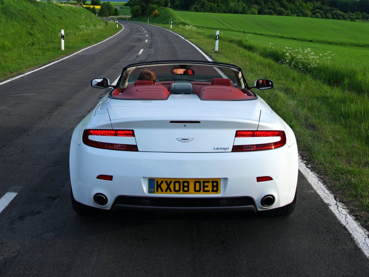 Aston Martin v8 Vantage 2008