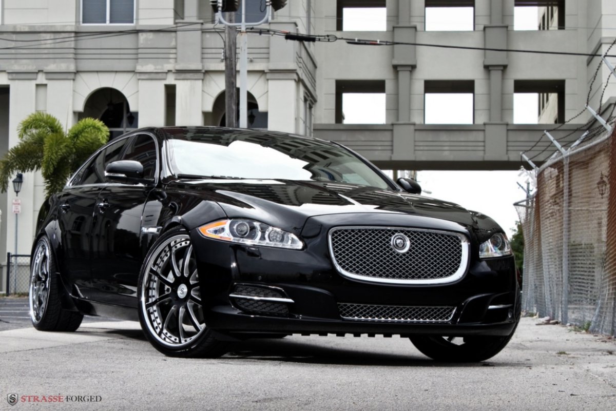 Ягуар XJ 5