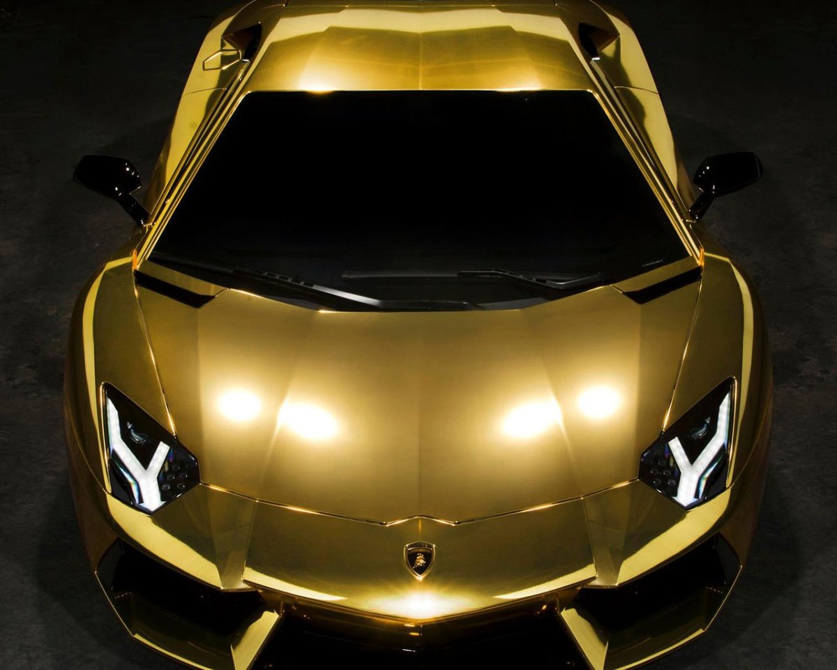 Золотой Lamborghini авентадор