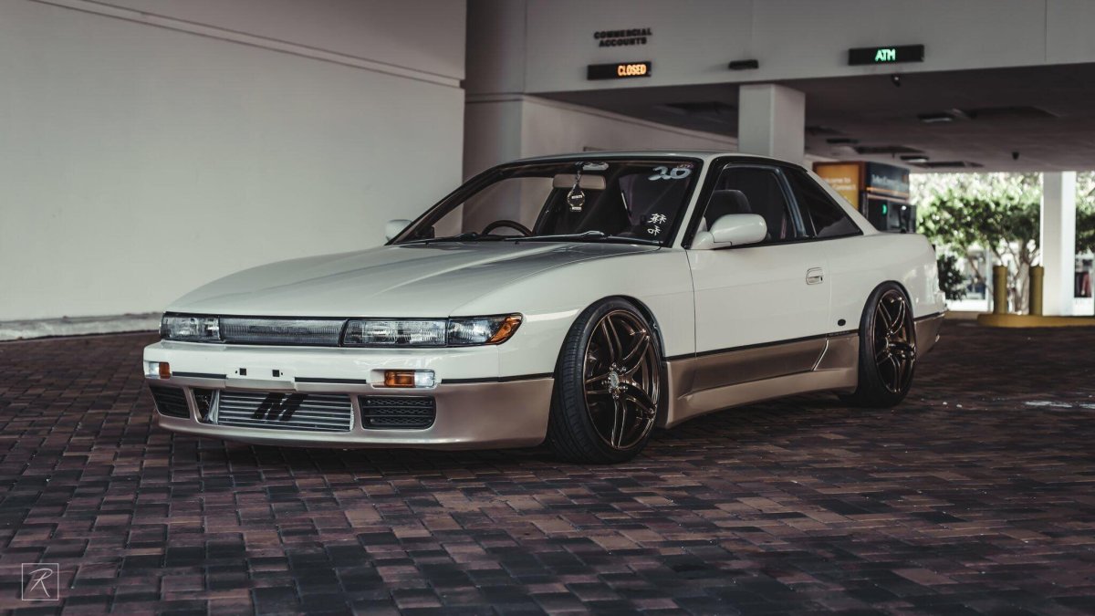 Nissan Silvia s13 седан