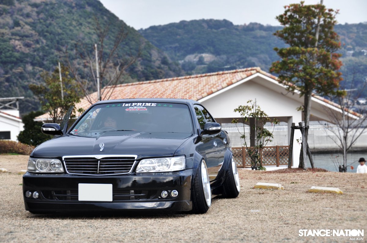 Nissan Laurel c35