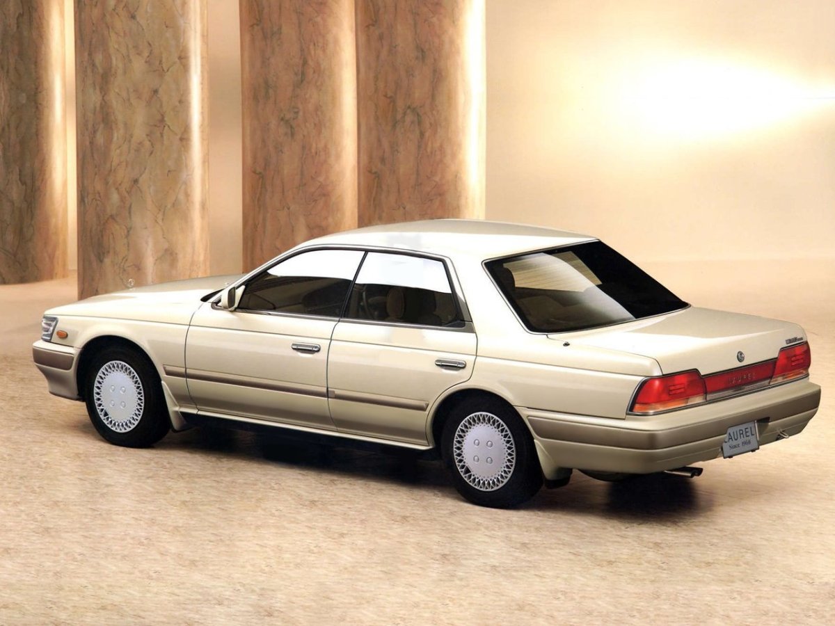 Nissan Laurel c33 1989