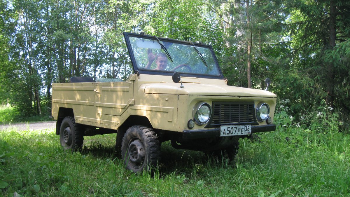 Машина ЛУАЗ 969