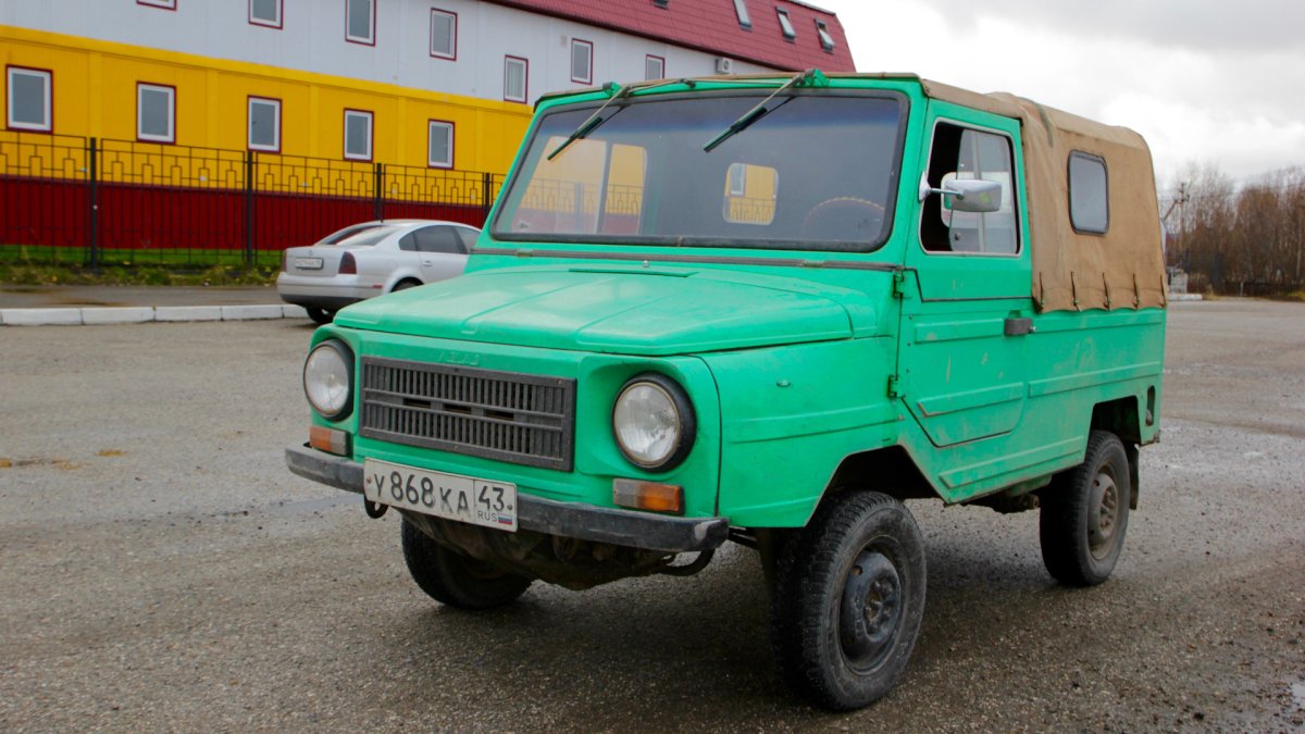 Машина ЛУАЗ 969