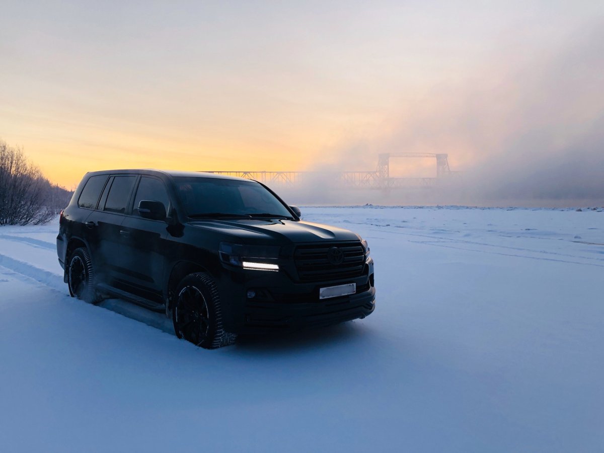 Land Cruiser 200 черный тонированный