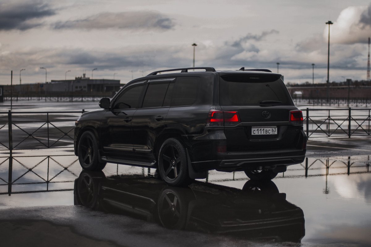 Toyota Land Cruiser 200 Бандитский